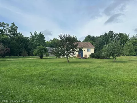 1921 N Gregory Rd, Handy, MI 48836