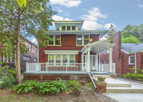 561 Lakewood St, Detroit, MI 48215