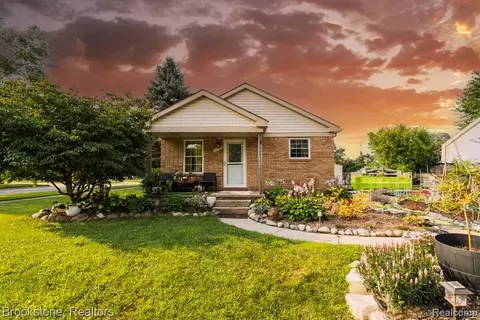 30162 Marla Dr, New Haven, MI 48048