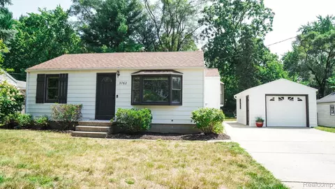 3762 Miramar Ave NE, Grand Rapids, MI 49525