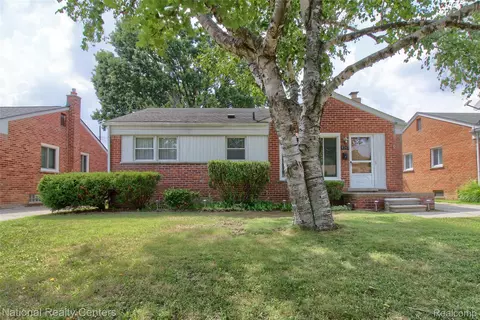 6747 Burnly St, Garden City, MI 48135