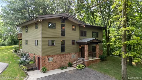 5142 Marvin Rd, Independence, MI 48346