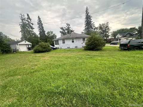 17174 Fenmore St, Detroit, MI 48235