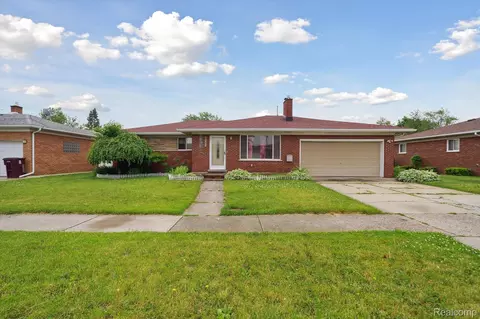 8586 Helen, Center Line, MI 48015