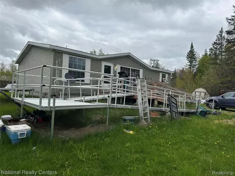 3106 Us Highway 2 Gulliver Mi 49840, Gulliver, MI 49840