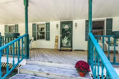 11527 Mcgregor Rd, Pinckney, MI 48169