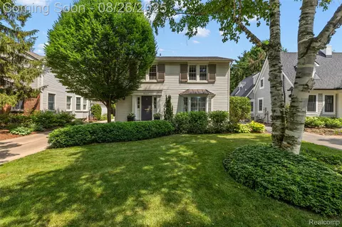 1832 Melbourne St, Birmingham, MI 48009