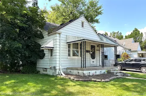 22099 Nevada Ave, Eastpointe, MI 48021