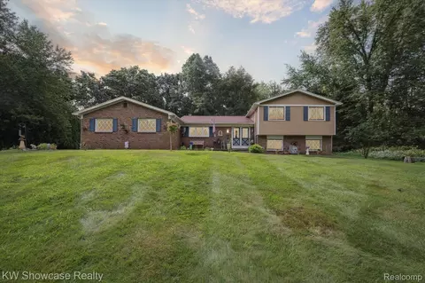 3364 Mccluskey, Pinckney, MI 48169