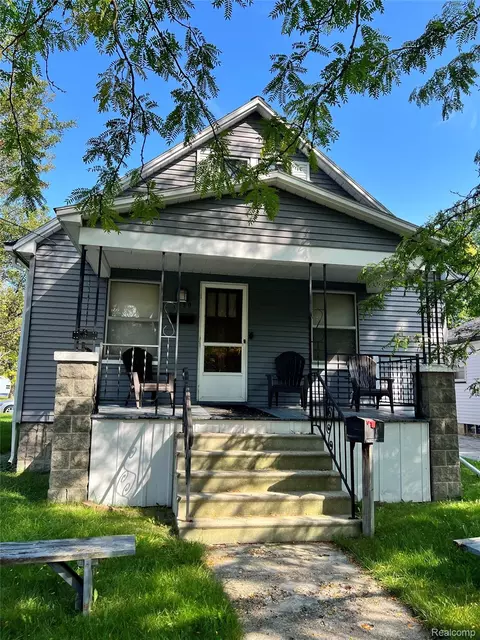 1620 Vermont St, Saginaw, MI 48602