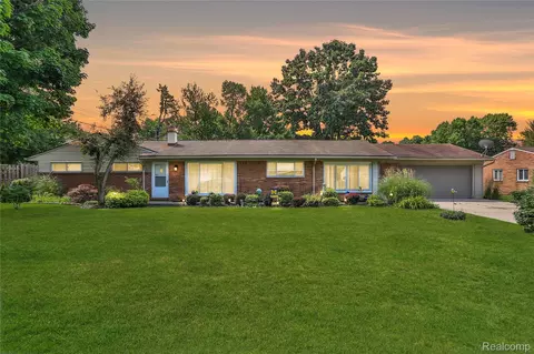 1766 Ashstan Dr, Walled Lake, MI 48390
