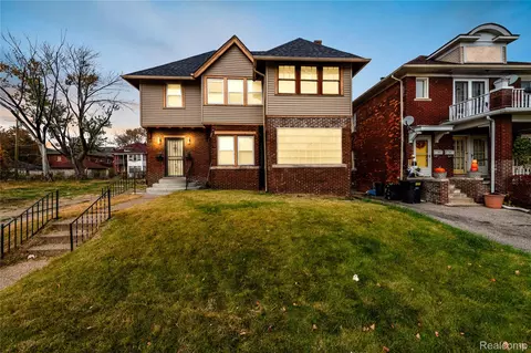 78 W Arizona St, Highland Park, MI 48203