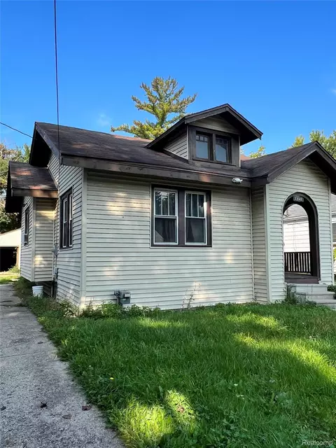 2243 Avon St, Saginaw, MI 48602