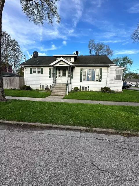 2341 N Clinton St, Saginaw, MI 48602
