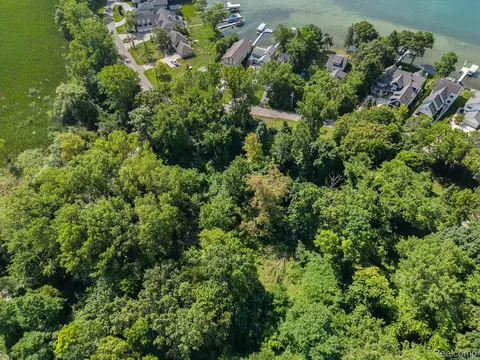 7275 Locklin, West Bloomfield, MI 48324