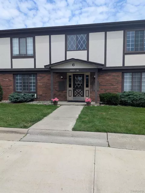 22839 Grove St #45, Saint Clair Shores, MI 48080