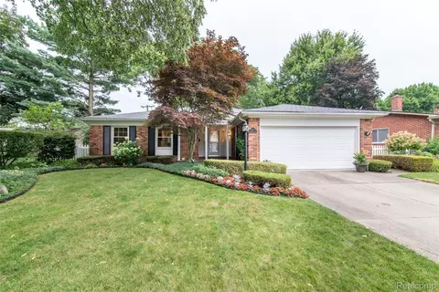 14733 Greenbriar Ct, Plymouth, MI 48170
