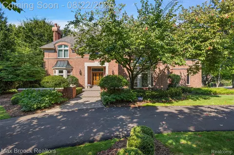 4134 Carillon Dr, Bloomfield Township, MI 48302