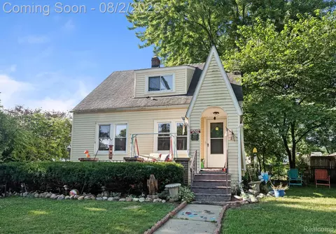 630 Buckingham Ave, Flint, MI 48507