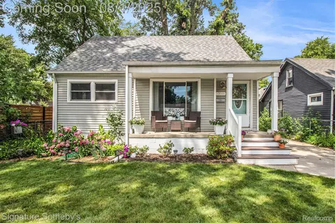 358 W Elza Ave, Hazel Park, MI 48030