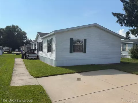 93 Woodcrest, Swartz Creek, MI 48473