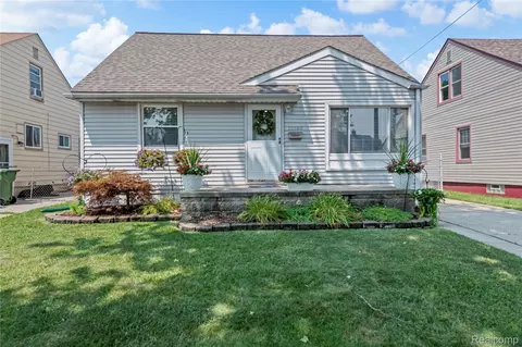 13384 Jobin St, Southgate, MI 48195