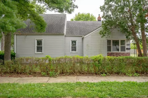 11212 Cadillac Ave, Warren, MI 48089