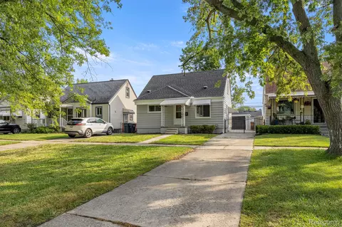 2178 Hartwick Hwy, Lincoln Park, MI 48146