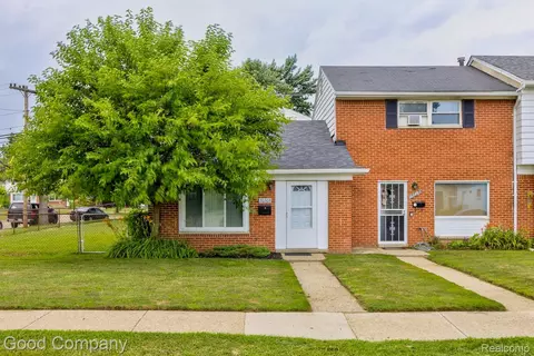 20203 Abrahm St, Clinton Township, MI 48035