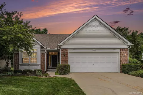 4759 New Haven Dr, Howell, MI 48843