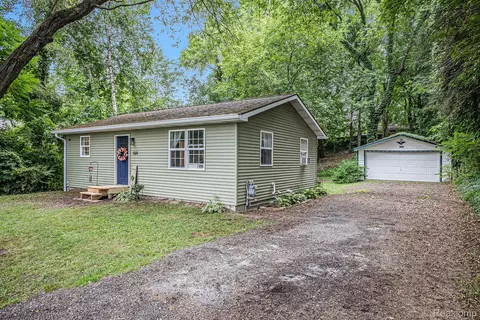 664 E Highland Rd, Howell, MI 48843