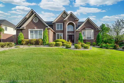 50553 Billenca Dr, Novi, MI 48374