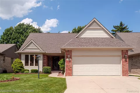 52921 Paint Creek Dr, Macomb, MI 48042
