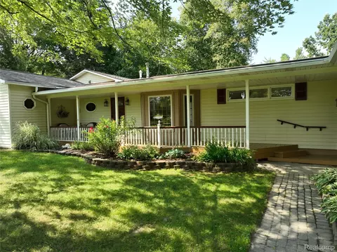 50666 W 9 Mile Rd, Novi, MI 48374