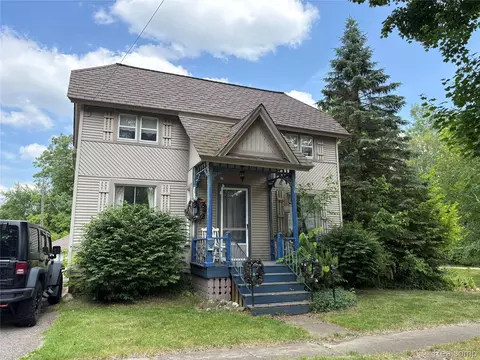 206 N Lapeer St, Davison, MI 48423