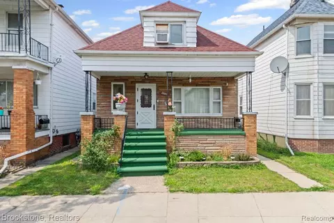 2089 Trowbridge St, Hamtramck, MI 48212