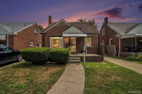 10040 Chatham, Redford, MI 48239