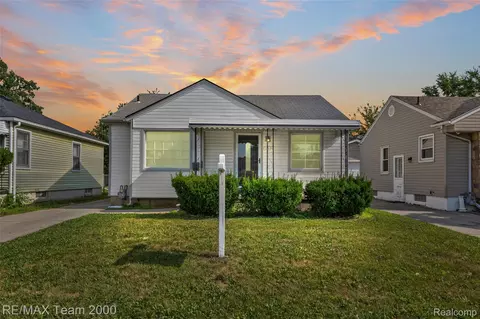 1674 Buckingham Ave, Lincoln Park, MI 48146