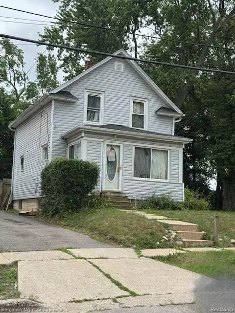 328 Whittemore St, Pontiac, MI 48342
