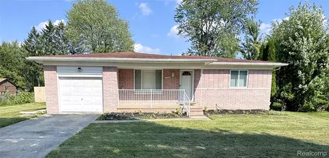 37390 Saint Joseph Dr, Sterling Heights, MI 48310