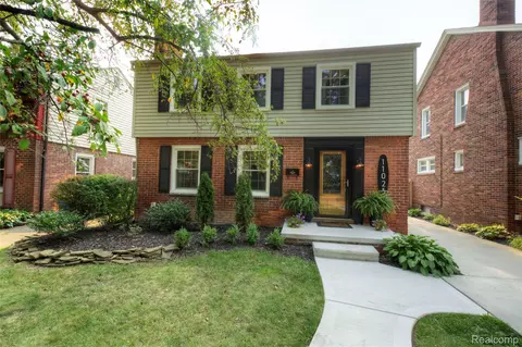 11025 Cranston St, Livonia, MI 48150