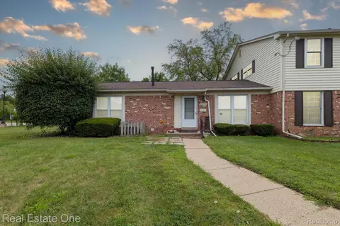 44407 Newburyport Dr, Canton, MI 48187