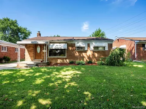 7472 Sloan St, Taylor, MI 48180