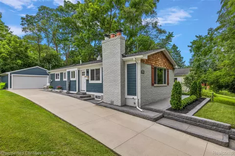 222 N Alice Ave, Rochester, MI 48307