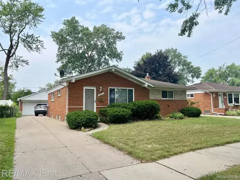 24653 Masch Ave, Warren, MI 48091