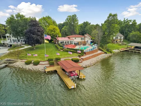 42494 E Huron River Dr, Van Buren, MI 48111