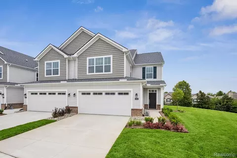 1504 Salt Springs Dr, Saline, MI 48176