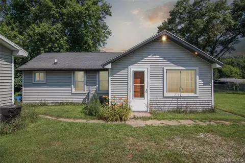 6284 Brooklyn Rd, Jackson, MI 49201