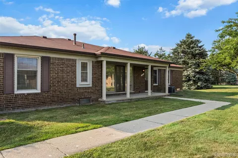 15031 Pilgrim Ct, Shelby Township, MI 48315