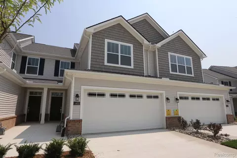 1402 Salt Springs Dr, Saline, MI 48176